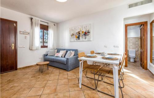 Gorgeous Home In Marbella With Kitchen photo 3