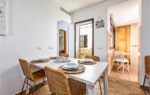 Gorgeous Home In Marbella With Kitchen