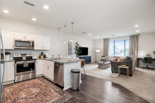 Stunning Midtown Oasis - King & Queen Beds! – Photos 2