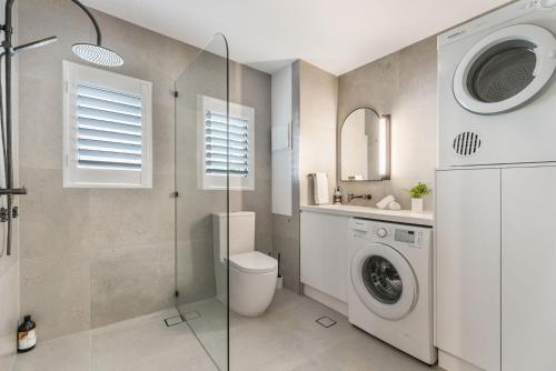 Ένα μπάνιο στο Sundown Lodge 4 Edgar Bennett Avenue 14