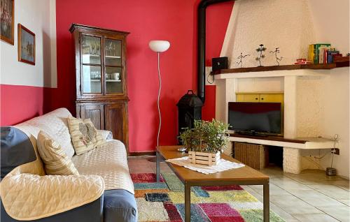 Χώρος καθιστικού στο Cozy Apartment In Anfo With Wifi