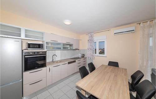 Stunning Apartment In Kastel Sucurac With Wifi