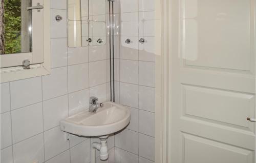 Kúpeľňa v ubytovaní Gorgeous Home In Blsta With Kitchenette