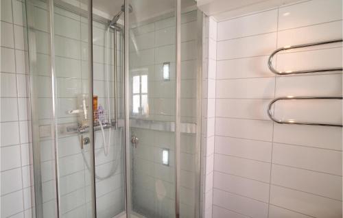 Koupelna v ubytování Amazing Home In Klagstorp With 3 Bedrooms, Internet And Private Swimming Pool