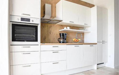 2 Bedroom Lovely Apartment In Sibenik