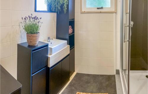 Kúpeľňa v ubytovaní Amazing Home In Overberg With Wifi