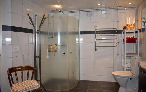 ห้องน้ำของ Amazing Home In Johannishus With House A Panoramic View