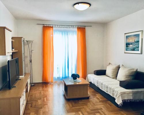 O zonă de relaxare la Apartments Mirjana