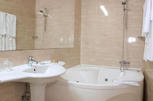 Koupelna v ubytování Hotel Sara