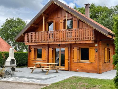CHALET 6 PERS INDEPENDANT PROCHE CENTRE ET LAC