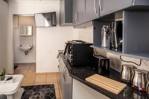 Gallery image of HQ Warm and Cosy 1 Bedroom Unit In Sea Point in Cape Town