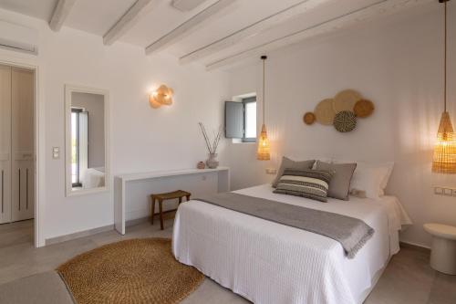 Ένα ή περισσότερα κρεβάτια σε δωμάτιο στο Isalos Villas with private pool, sleeps 4