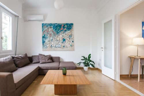 Elegant 2 Bedroom 2 Bathroom Apartment in Athens Vibrant Centre! VL5