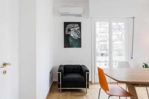 Elegant 2 Bedroom 2 Bathroom Apartment in Athens Vibrant Centre! VL5