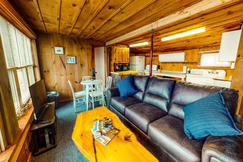 Lake Cottage – Photos 5
