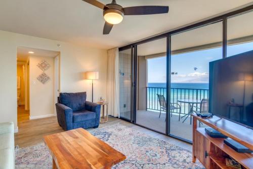 אזור ישיבה ב-K B M Resorts- VIR-1204 Penthouse Ocean Views!