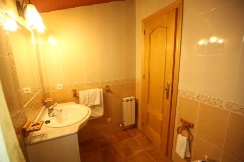 Koupelna v ubytování Casas Rurales El Cobijo de Sierra Cazorla
