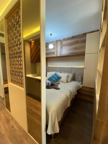 Postel nebo postele na pokoji v ubytování Luxury suite in Gül Proje Express near Mall of Istanbul - Gul 133