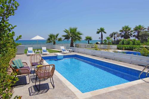 Басейн в Villa Ivory - Seafront або поблизу