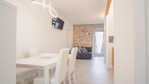 Zdjęcie z galerii obiektu Elide Home Sweet Home - Italian Homing w mieście Padenghe sul Garda