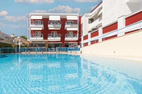 Summer Dream Hotel, Políhrono – 2023 legfrissebb árai