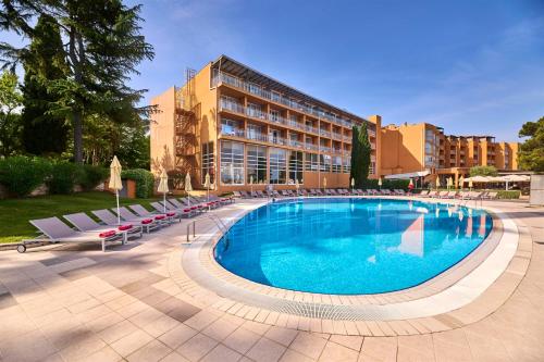 The swimming pool at or close to Hotel Umag Plava Laguna