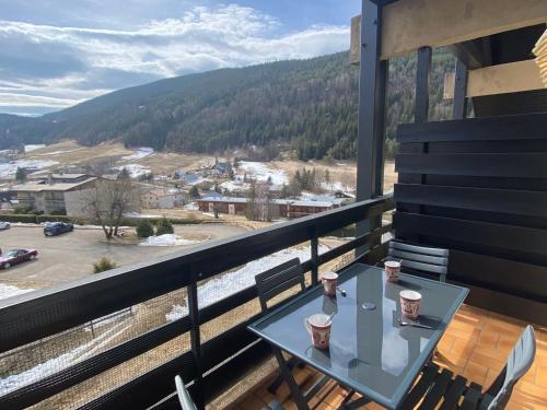 Duplex 6 pers avec balcon plein sud à Villard-de-Lans, proche village et navettes gratuites - FR-1-515-130