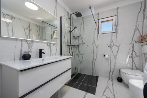 Koupelna v ubytování Villa Jenny ZadarVillas