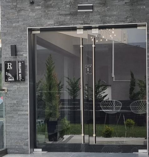 オフリニオンにあるLUXSUITESのギャラリーの写真