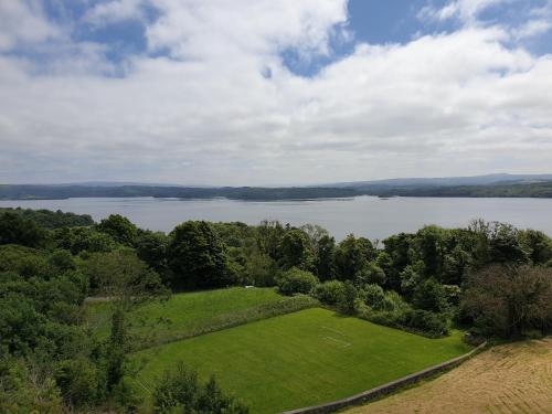 Photo de la galerie de l'établissement LILA Lake Isle Luxury Aparthotel, à Sligo
