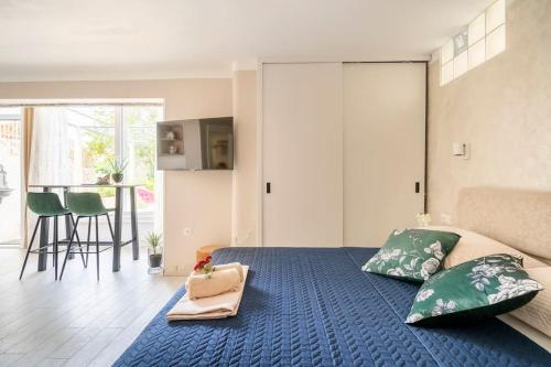 Suite by the beach for 2