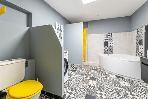 Ένα μπάνιο στο DINA Great BIG appartment - 6 pers with overhead projector