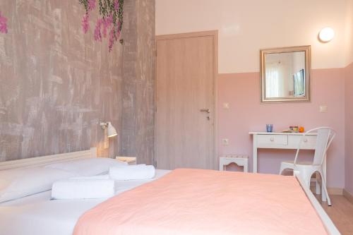 Dimitra's Garden - Holiday Apartments