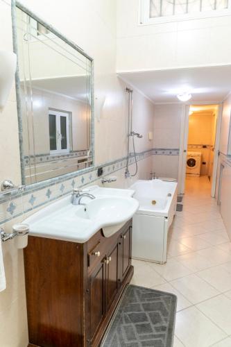 Deluxe apartment with garden in Vomero