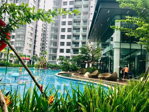 Hồ bơi trong/gần Lagom service apartment Ho chi minh city - airport