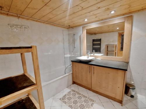 Bilik mandi di Appartement Samoëns, 2 pièces, 5 personnes - FR-1-624-105