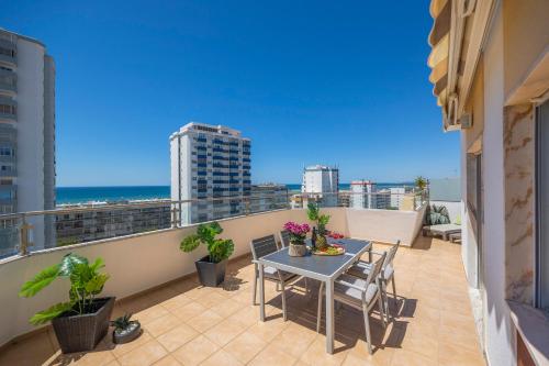 Stylish Algarve Apartment with Spacious Terrace & Sea Views
