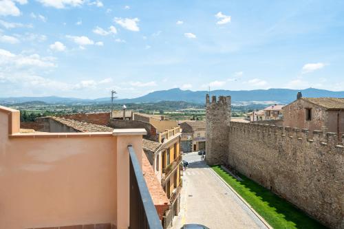a view from the city walls at Hauzify I Apartaments Montblanc in Montblanc