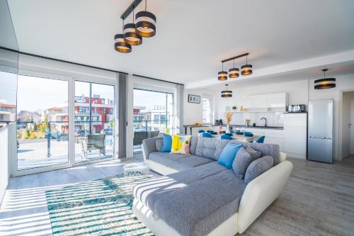 Grey Lights Garden Apartment