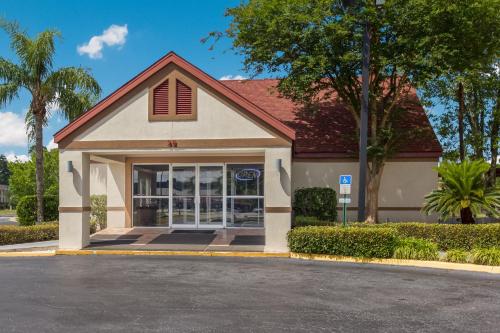 Gallery image of Red Roof Inn & Suites Brunswick I-95 in Brunswick