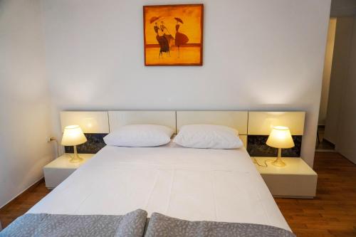Marianna's Stylish Brand New Apt in the heart of Athens