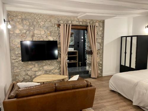Foto La loge de pierre au coeur de la vieille ville d Annecy 1