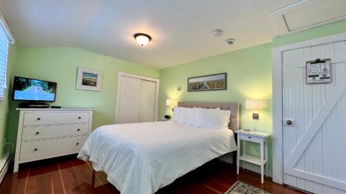 Gallery image of Dragonfly Guest House in Ogunquit