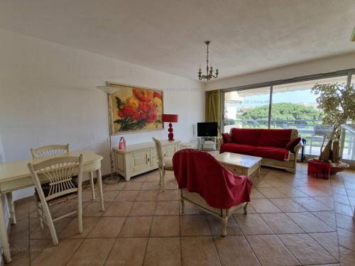 صورة لـ T3 au centre de Cavalaire avec parking, clim, wifi, proche plage - FR-1-100-272 في كافالير سور مير