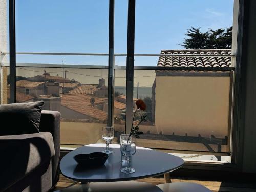 Photo de la galerie de l'établissement Charmant studio cabine avec mezzanine, parking, à deux pas de la plage, Noirmoutier - FR-1-224B-159, à Noirmoutier-en-l'lle