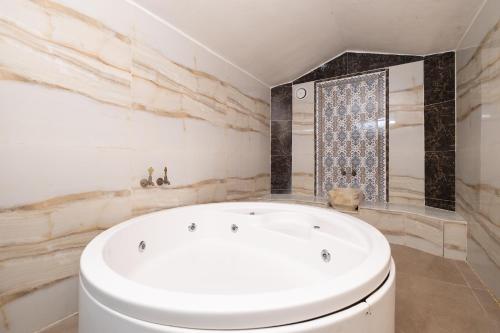 Ένα μπάνιο στο Ancere Thermal Hotel & Spa