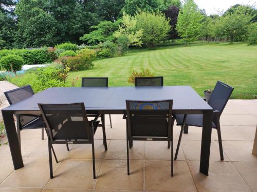 Κήπος έξω από το Villa Longue vue