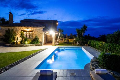 Πισίνα στο ή κοντά στο Sincerity Luxury Villa