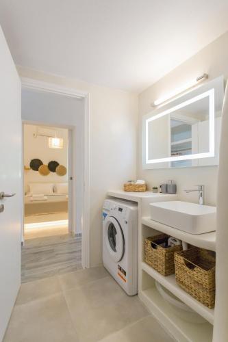 Satsi’s Premium Seascape-2 min from the beach&town