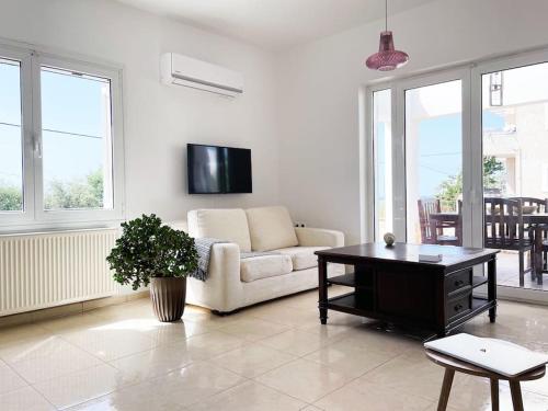 A television and/or entertainment centre at FLAT 45